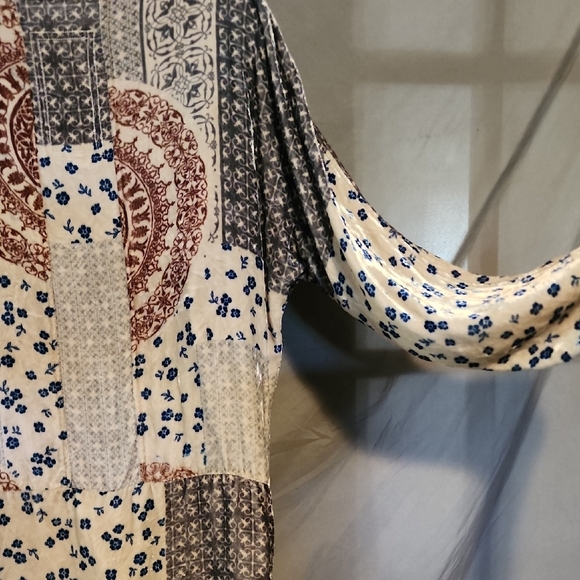 Johnny Was Boho Style Cream and Blue Patterned Blouse - Picture 5 of 10